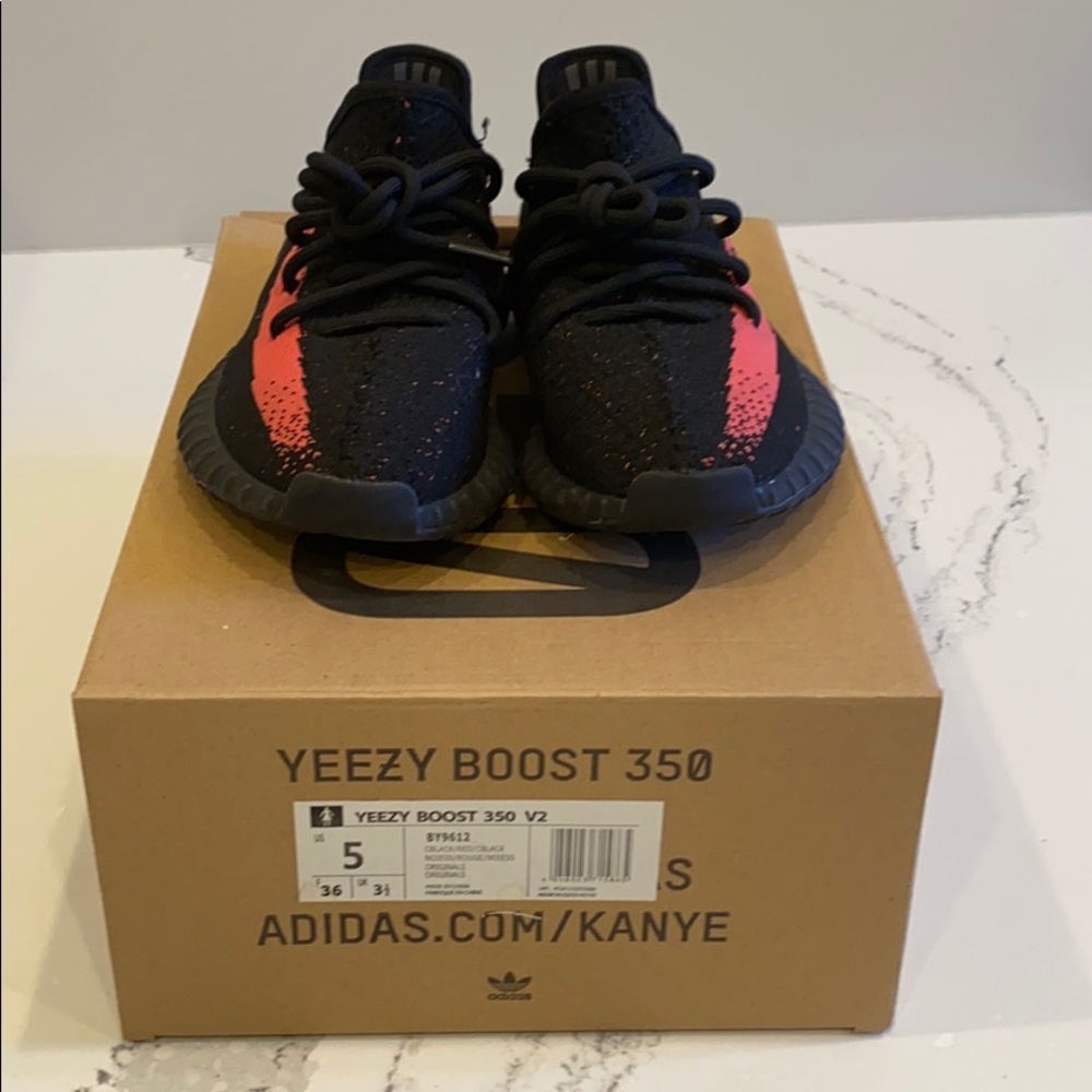 Yeezy Boost 350 V2